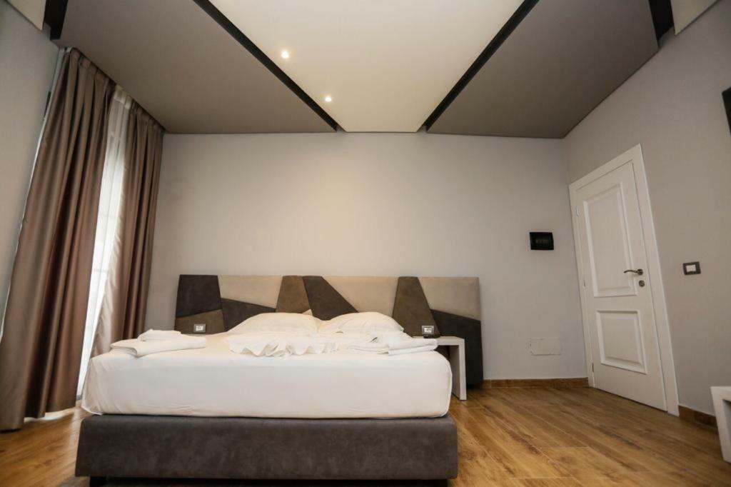 Lubjana Hotel Durres Exterior photo
