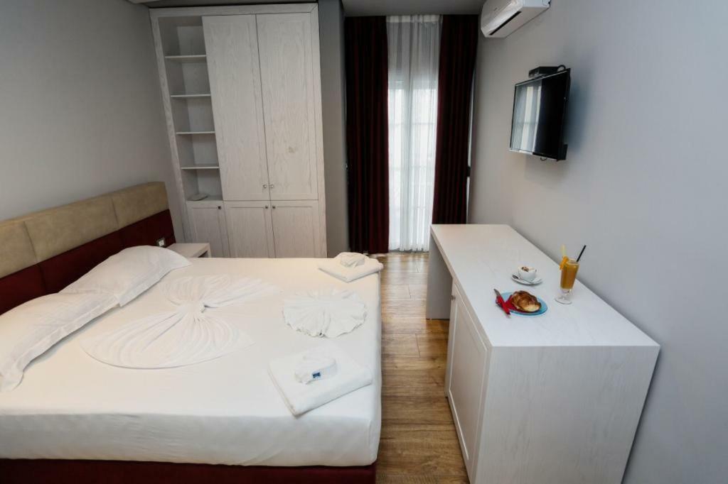 Lubjana Hotel Durres Exterior photo